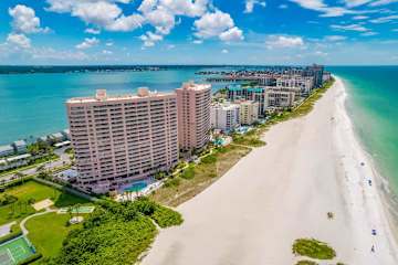 Oceanside Beach Treasure by Golden Coast Rentals
