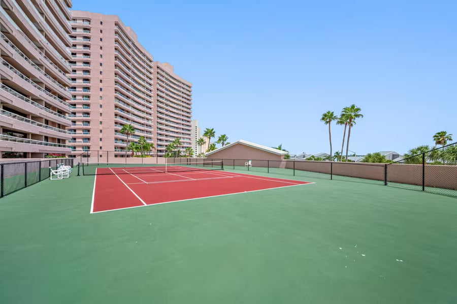 Oceanside Beach Treasure by Golden Coast Rentals — Photo 11