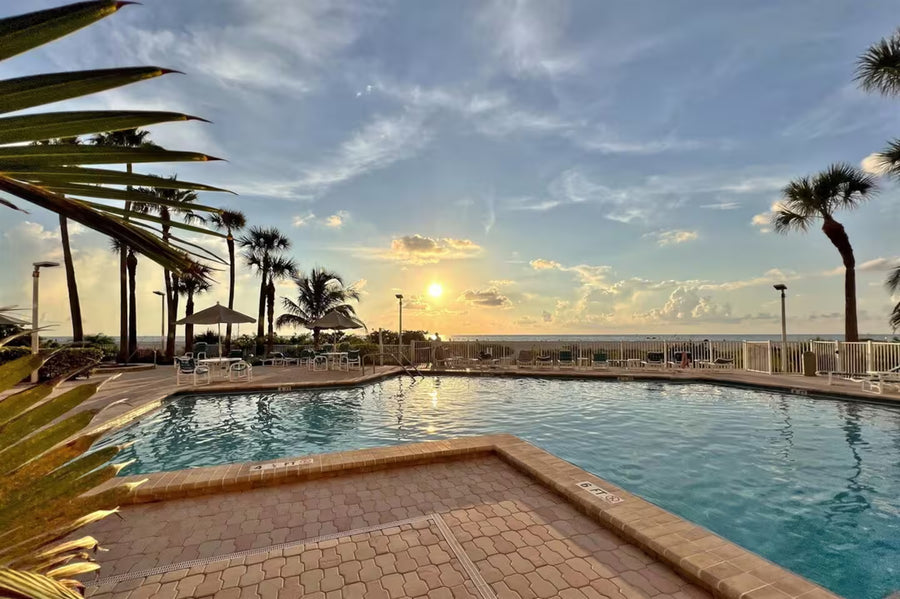 Oceanside Beach Treasure by Golden Coast Rentals — Photo 7